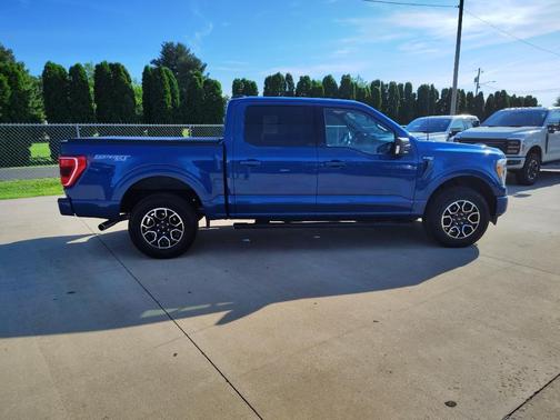 Atlas Blue Metallic 2022 Ford F-150 XLT