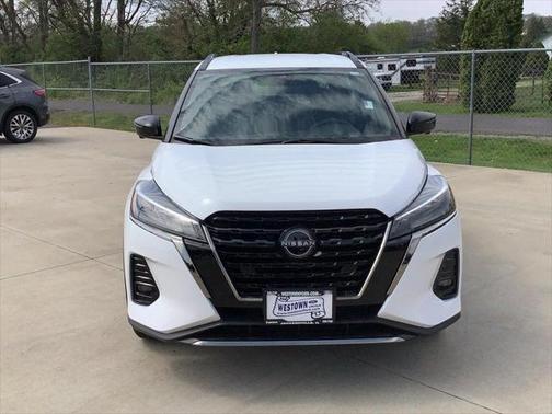 2024 Nissan Kicks SR