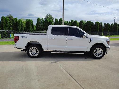Star White Metallic Tri-Coat 2025 Ford F-150 Lariat