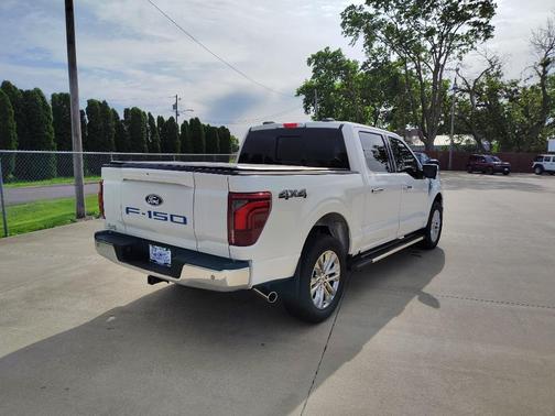 Star White Metallic Tri-Coat 2025 Ford F-150 Lariat