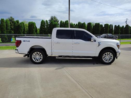 Star White Metallic Tri-Coat 2025 Ford F-150 Lariat