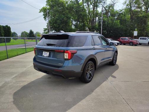 Vapor Blue Metallic 2025 Ford Explorer ST-Line