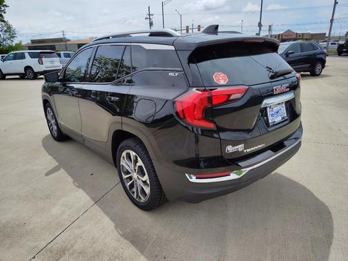 Ebony Twilight Metallic 2021 GMC Terrain SLT