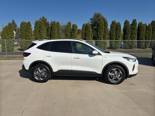 2026 Ford Escape ST-Line Select