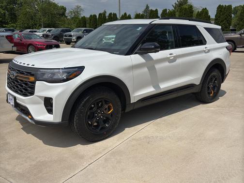 Star White Metallic Tri-Coat 2026 Ford Explorer Tremor