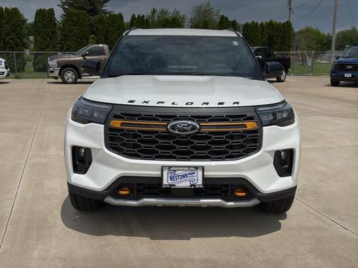 Star White Metallic Tri-Coat 2026 Ford Explorer Tremor