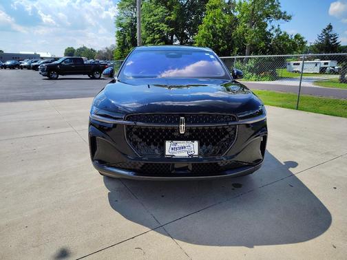 Infinite Black Metallic Clearcoat 2025 Lincoln Nautilus Premiere