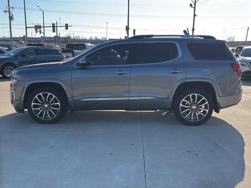 2022 GMC Acadia Denali