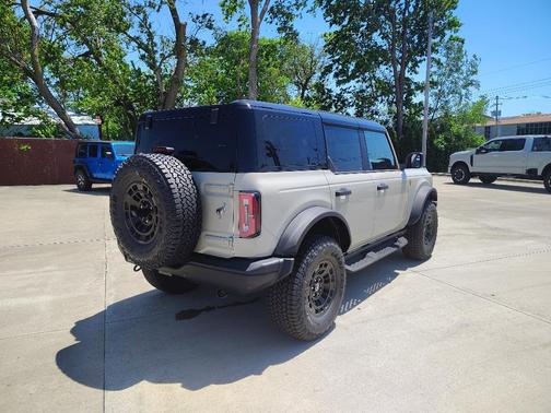 Desert Sand 2026 Ford Bronco Badlands