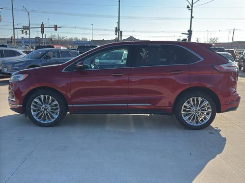2022 Ford Edge Titanium