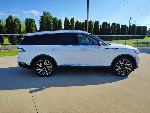 Pristine White Metallic Tri-Coat 2026 Lincoln Aviator Reserve AWD