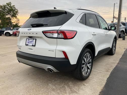 2022 Ford Escape Titanium