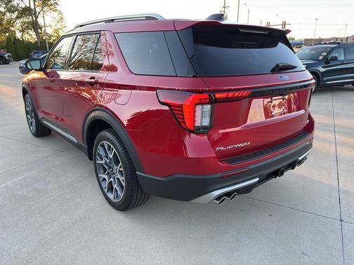 2025 Ford Explorer Platinum
