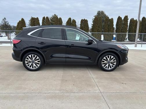 2020 Ford Escape Titanium