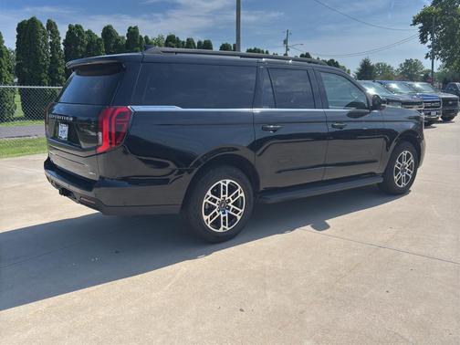 Agate Black Metallic 2025 Ford Expedition Max Active 4x4