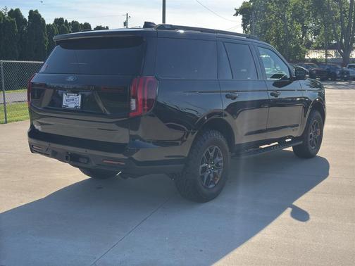 Agate Black Metallic 2026 Ford Expedition Tremor