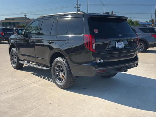 Agate Black Metallic 2026 Ford Expedition Tremor