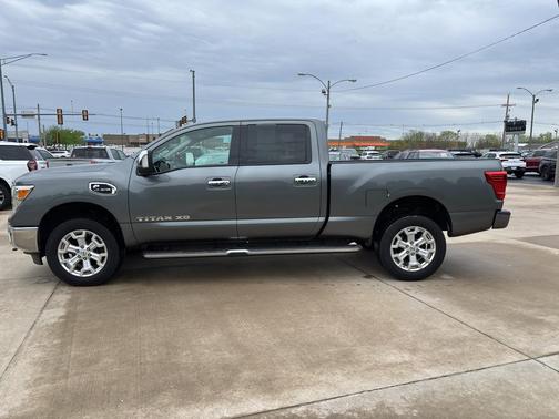2016 Nissan Titan XD SL
