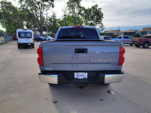 Cement 2018 Toyota Tundra SR5