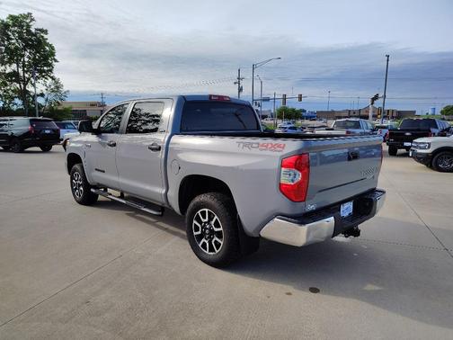 Cement 2018 Toyota Tundra SR5