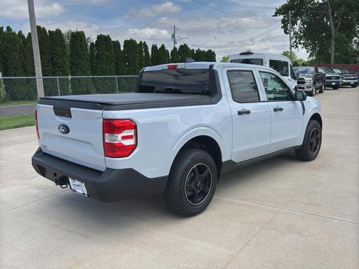 Space White Metallic 2025 Ford Maverick XL