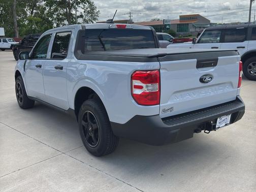 Space White Metallic 2025 Ford Maverick XL