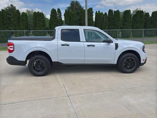 Space White Metallic 2025 Ford Maverick XL