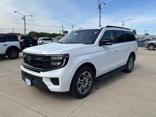Oxford White 2025 Ford Expedition Active