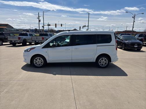 2022 Ford Transit Connect XLT w/Rear Liftgate