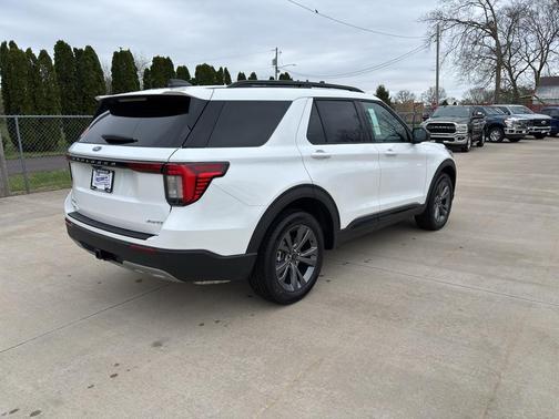 Star White Metallic Tri-Coat 2026 Ford Explorer Active