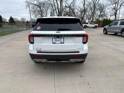Star White Metallic Tri-Coat 2026 Ford Explorer Active
