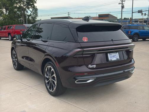 Diamond Red Metallic Tinted Clearcoat 2025 Lincoln Nautilus Reserve