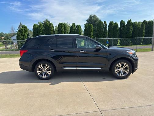Agate Black Metallic 2020 Ford Explorer Platinum