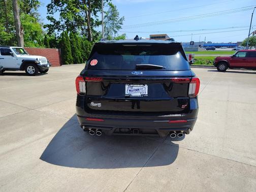 Agate Black Metallic 2025 Ford Explorer ST