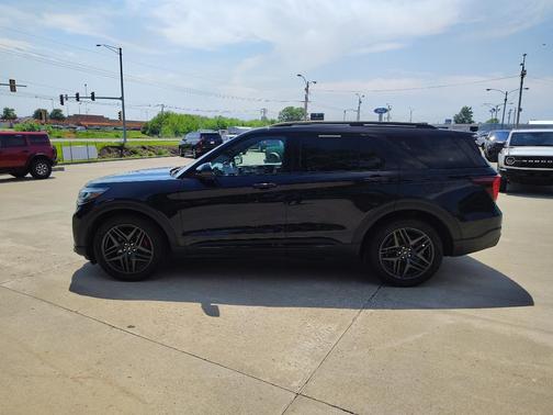 Agate Black Metallic 2025 Ford Explorer ST