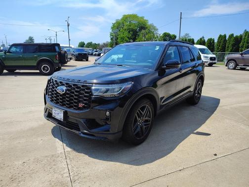 Agate Black Metallic 2025 Ford Explorer ST