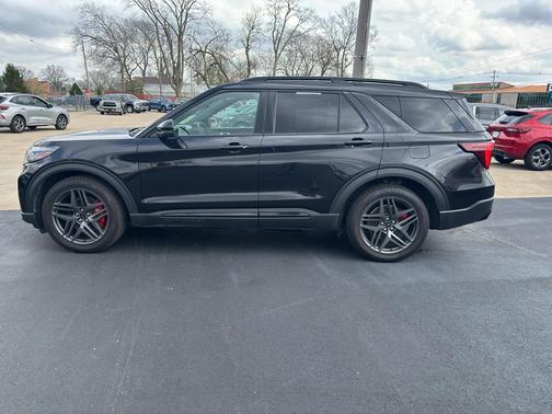 Agate Black Metallic 2025 Ford Explorer ST
