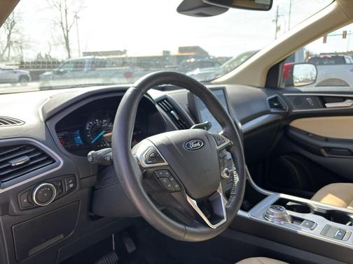 Rapid Red Metallic Tinted Clearcoat 2024 Ford Edge SEL