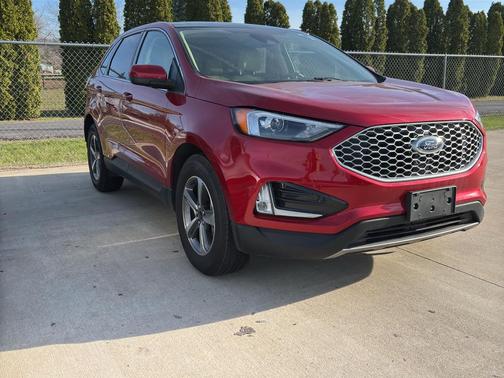 Rapid Red Metallic Tinted Clearcoat 2024 Ford Edge SEL
