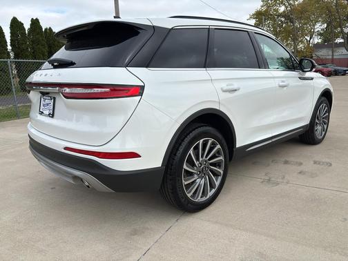 2025 Lincoln Corsair Reserve