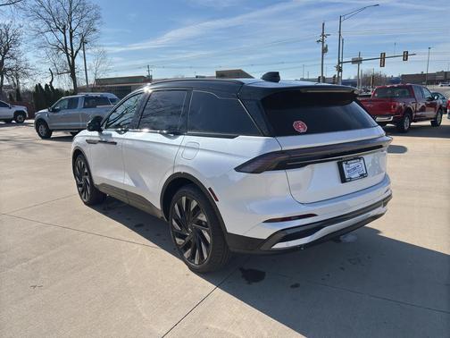 2025 Lincoln Nautilus Reserve