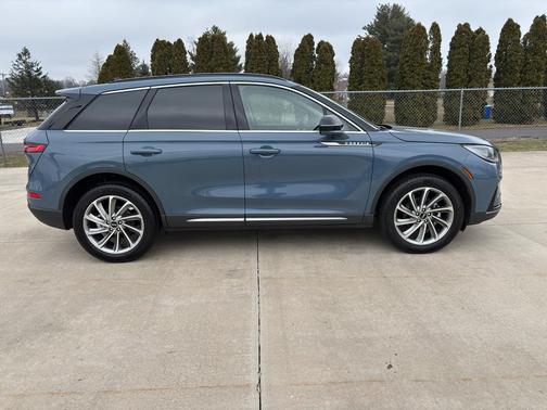 2025 Lincoln Corsair Premiere