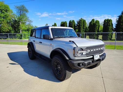 Avalanche Gray 2026 Ford Bronco Badlands
