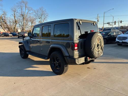 2023 Jeep Wrangler 4-Door Sahara Altitude 4x4