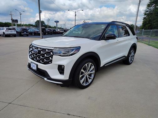 Star White Metallic Tri-Coat 2025 Ford Explorer Platinum