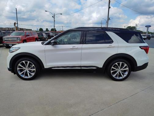 Star White Metallic Tri-Coat 2025 Ford Explorer Platinum