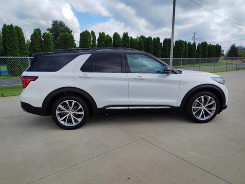 Star White Metallic Tri-Coat 2025 Ford Explorer Platinum