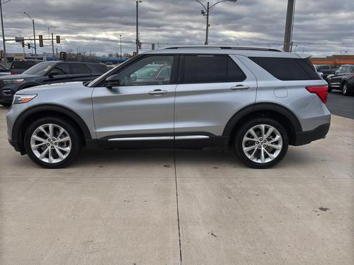 2024 Ford Explorer Platinum