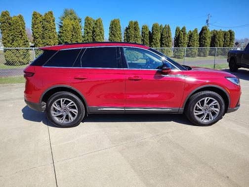 2025 Lincoln Corsair Premiere