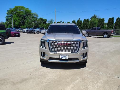 Pearl Beige Metallic 2021 GMC Yukon Denali